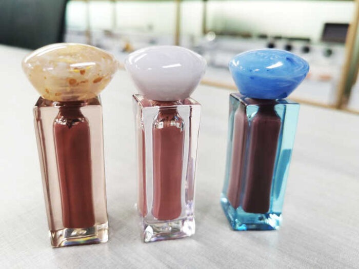High Quality 5g Plastic Lipgloss Container Packaging Round Empty Luxury Lipstick Tube Non Transfer Lipstick