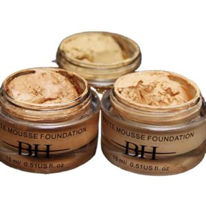 Matte mousse foundation with brightening effect for all skin tones
