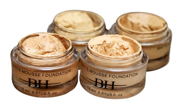 Waterproof cream foundation with mousse texture for full coverage
