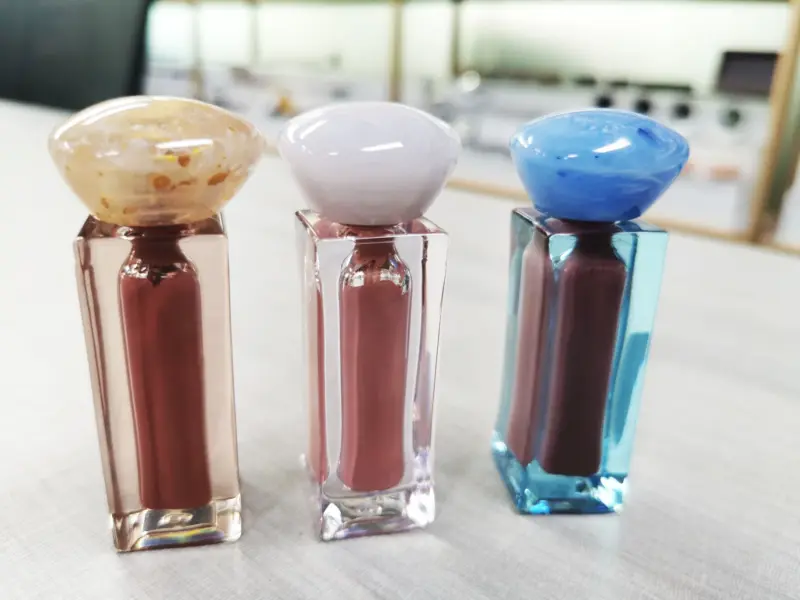 High Quality 5g Plastic Lipgloss Container Packaging Round Empty Luxury Lipstick Tube Non Transfer Lipstick