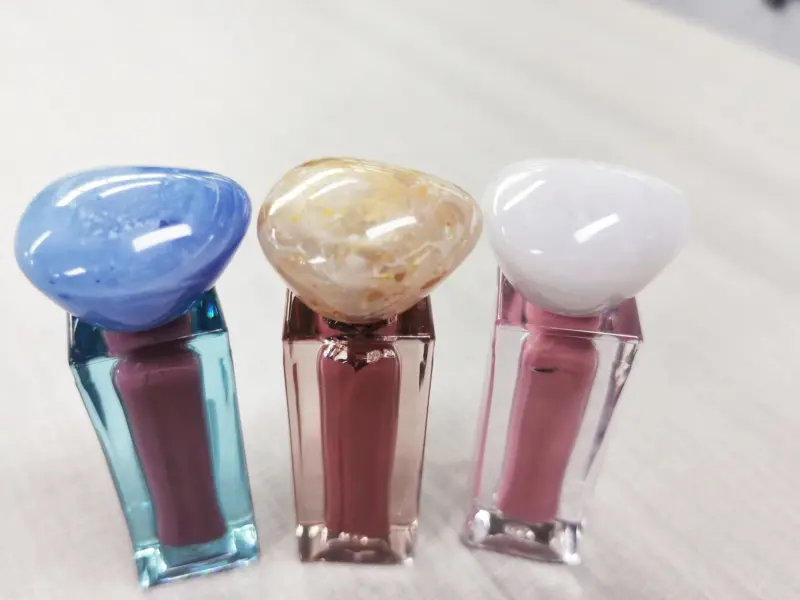 High Quality 5g Plastic Lipgloss Container Packaging Round Empty Luxury Lipstick Tube Non Transfer Lipstick